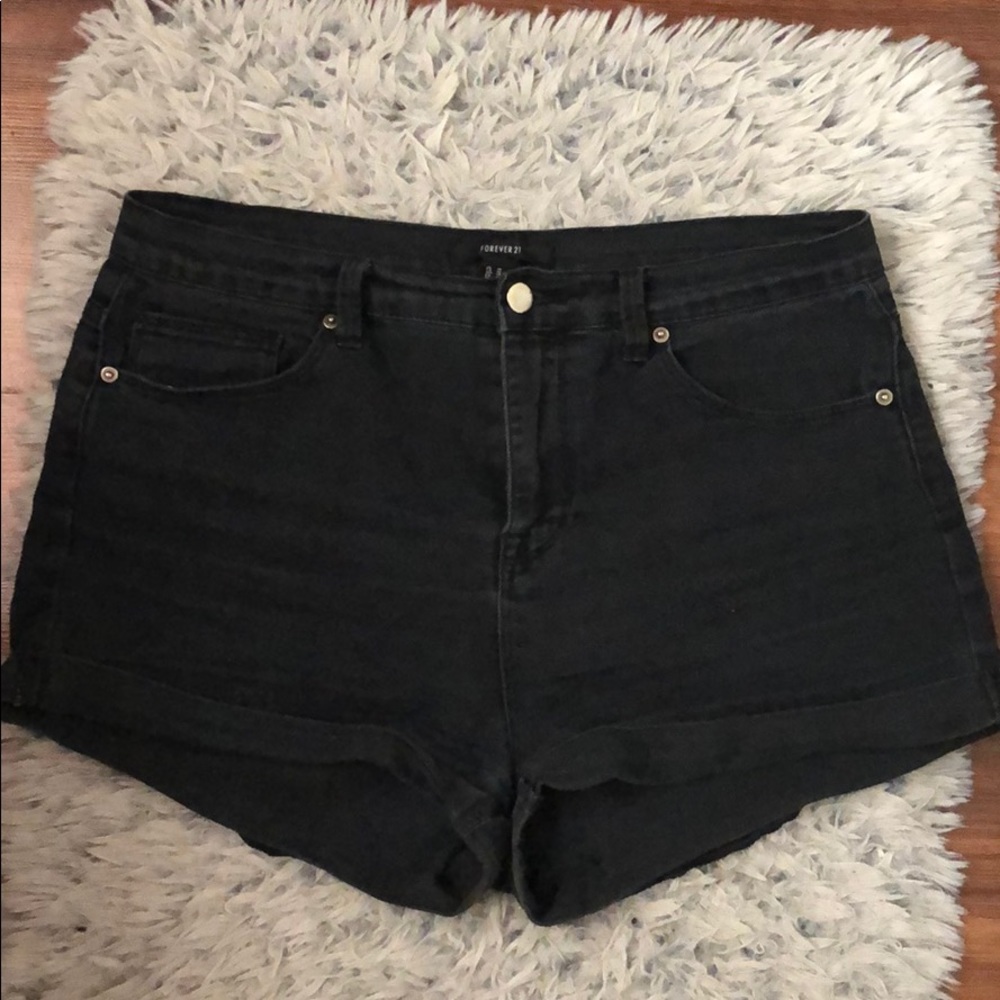 High Waisted Forever 21 Black Shorts 🖤